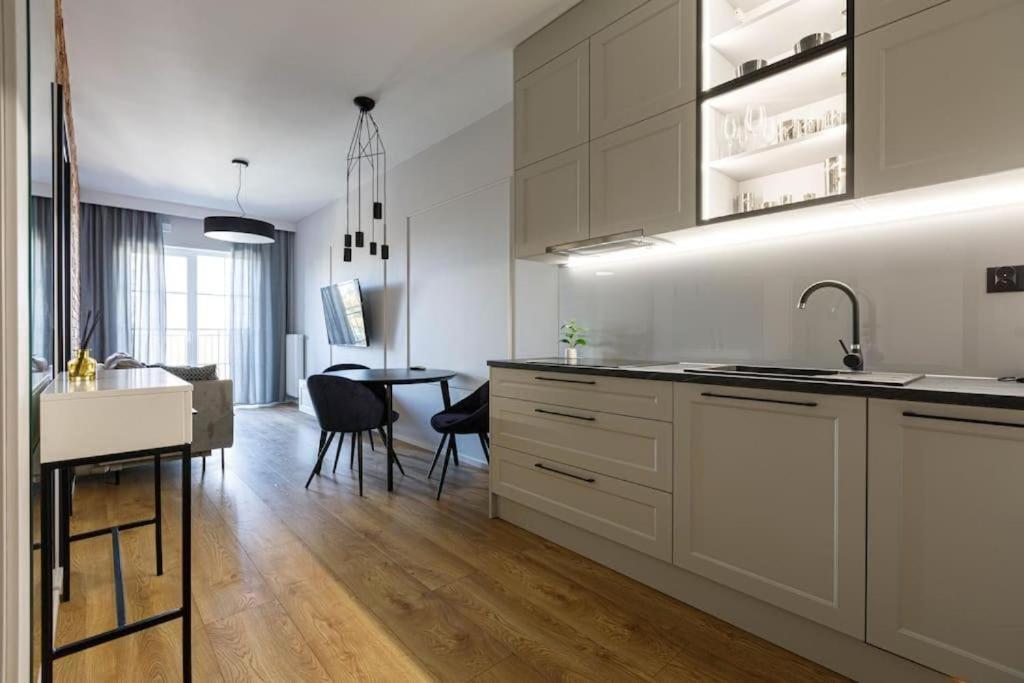 Golden Apartments Wroclaw - Great Location - Cozy And Bright&Janapawla19 Exterior photo